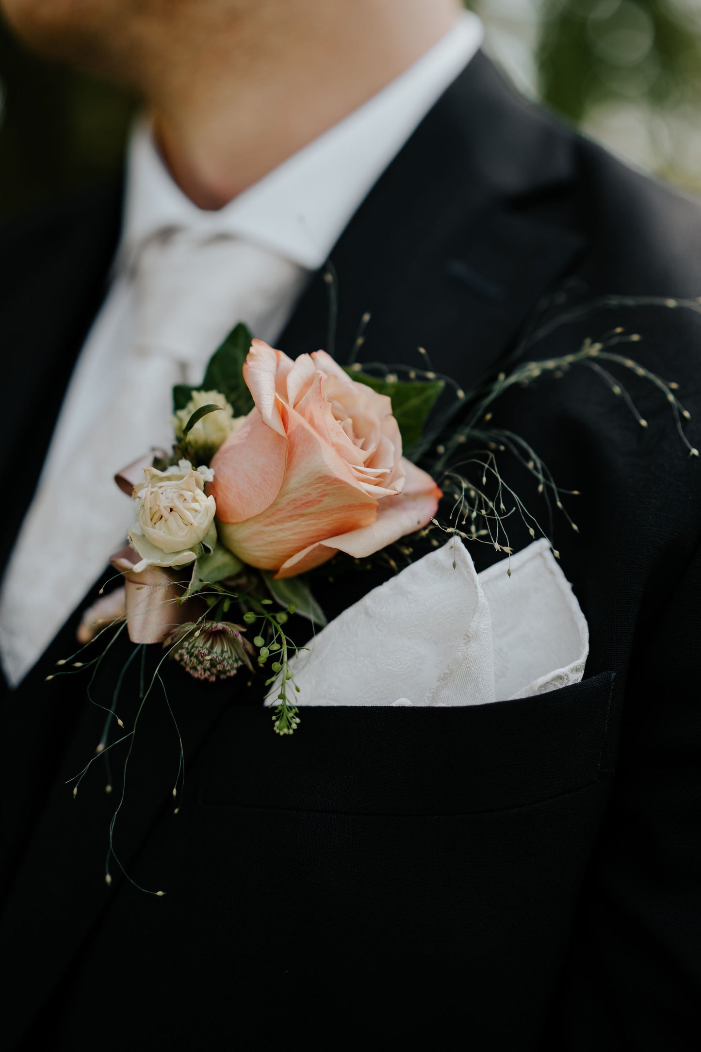 Corsage med Moon dust ros