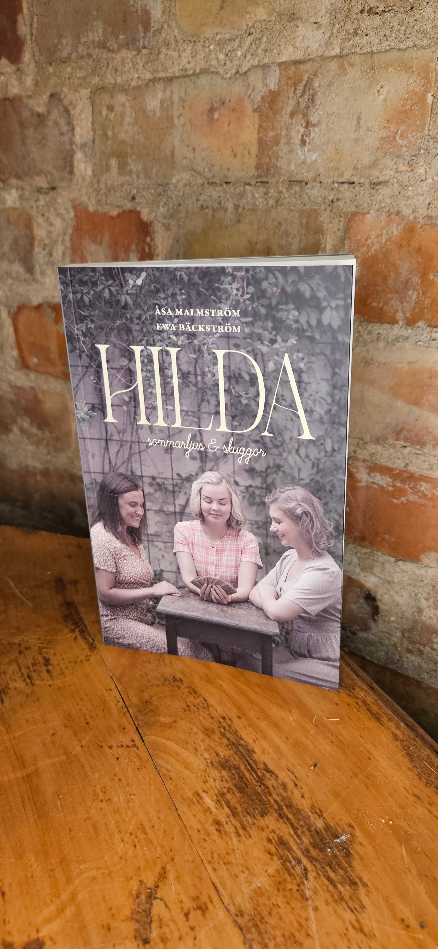 Boken om Hilda -sommarljus och skuggor